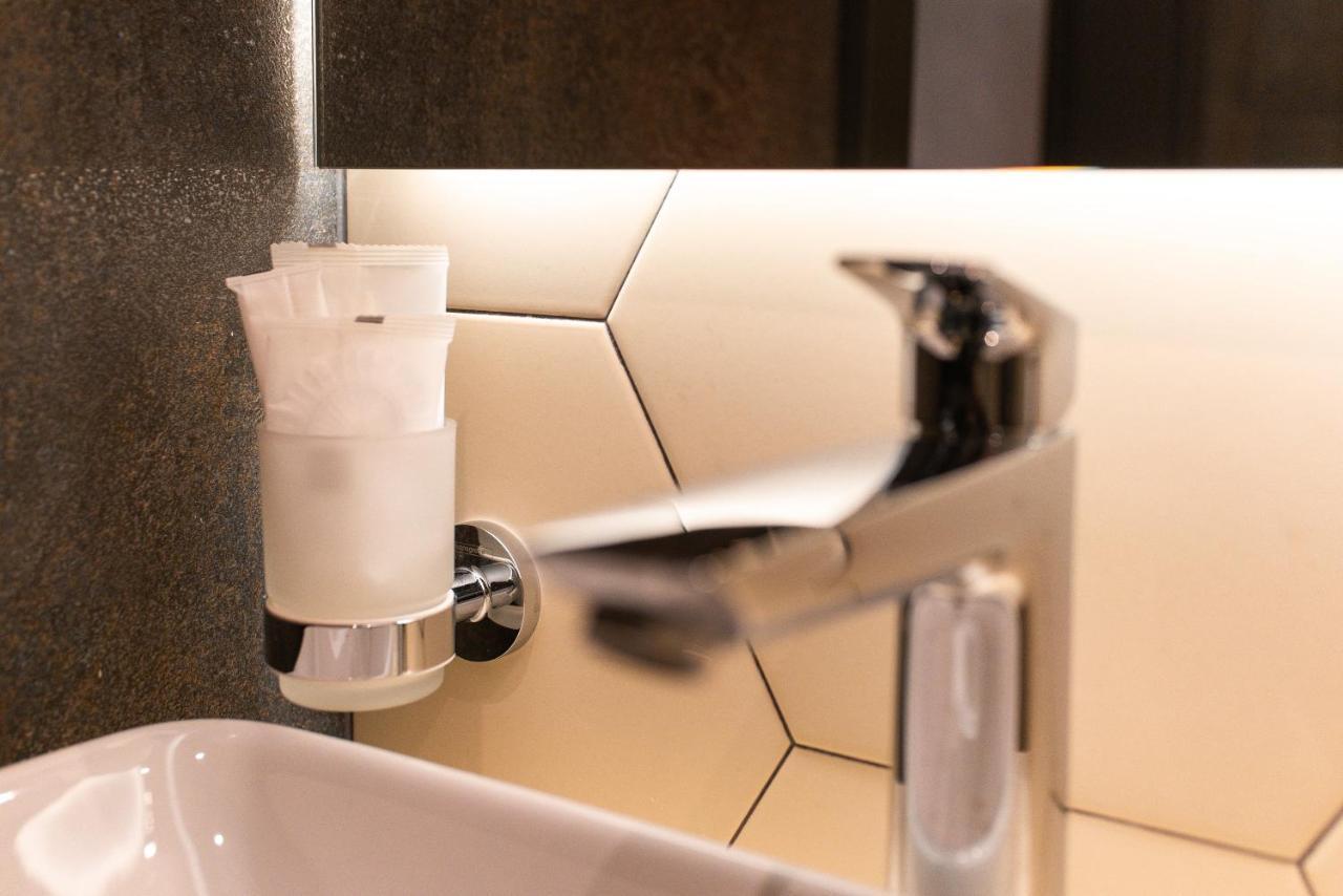 Mojo Boutique Hotel Lutsk Eksteriør bilde